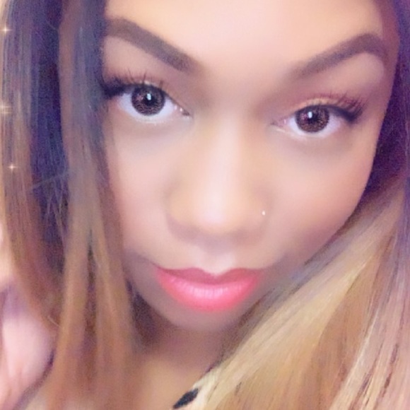 👑 Melanie Brame👑 - Picture 2 of 3